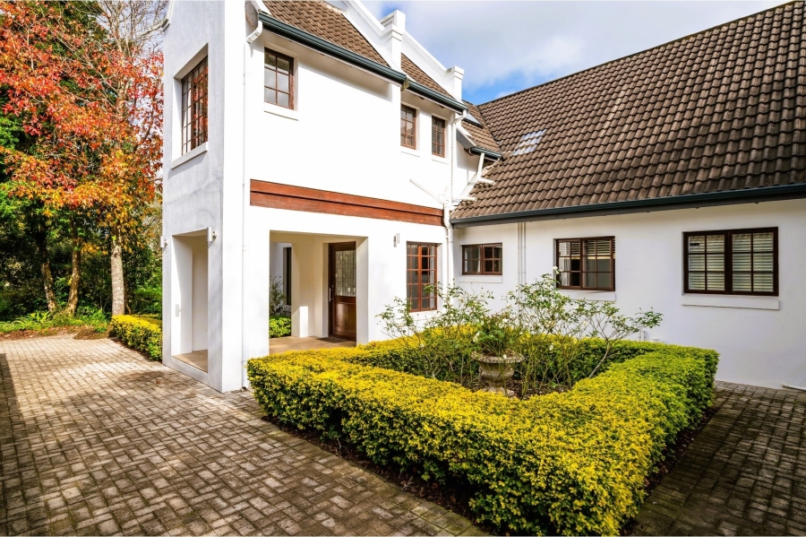 5 Bedroom Property for Sale in Theescombe Eastern Cape